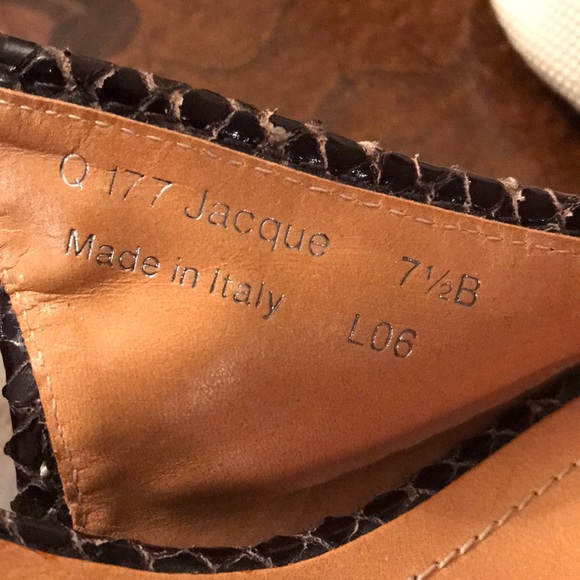 Mint condition  2” heel, peep toe, very elegant - Picture 10 of 13